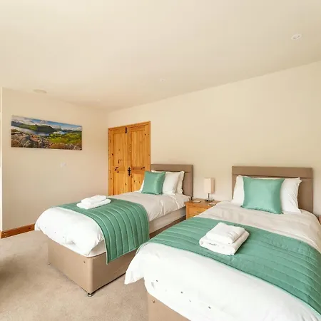 4 Bed In Backbarrow Oc-Lr094 *